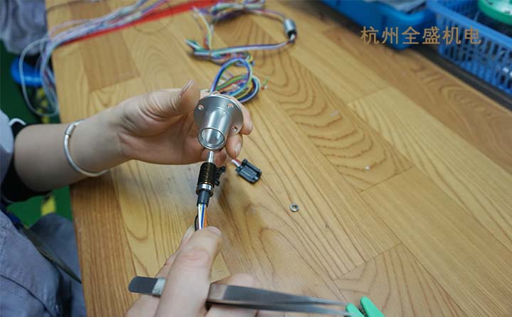 什么是滑環(huán)？導(dǎo)電滑環(huán)分類